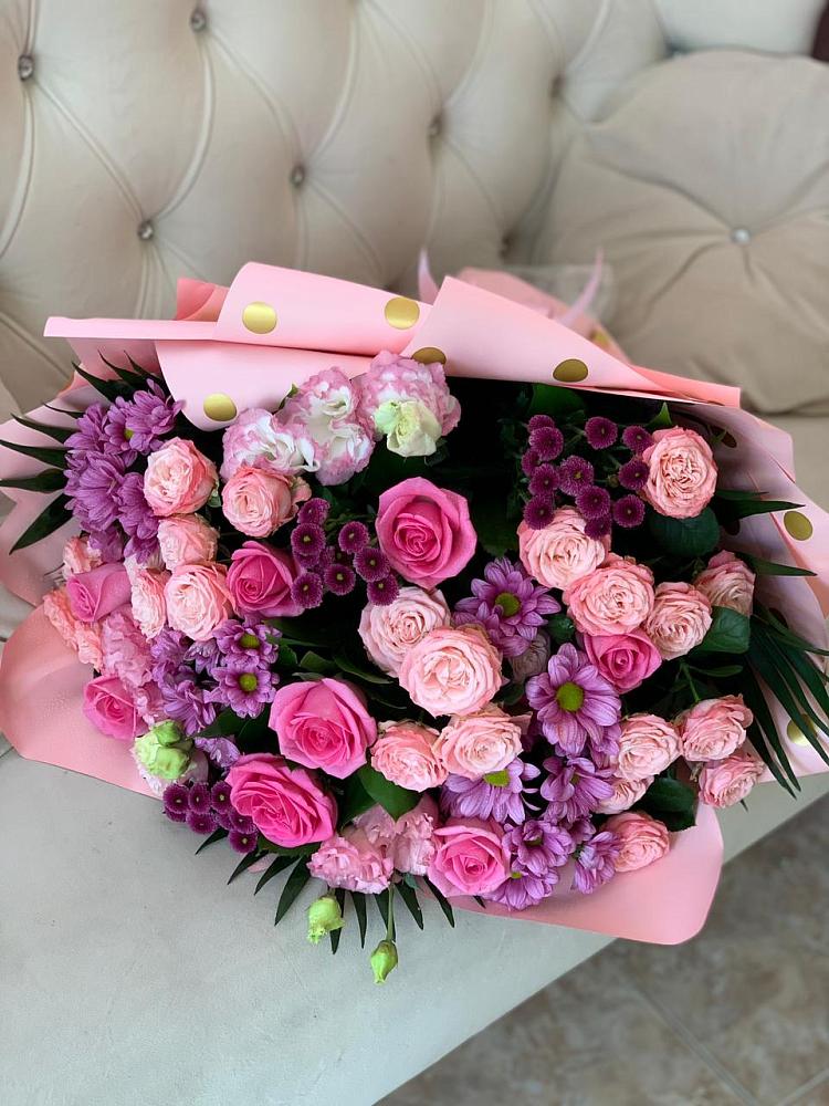 Букет цветов из: Хризантемы, Розы и Лизиантусы в Боковской