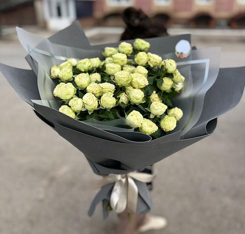 Букет Белые кустовые розы Солинеро в Боковской
