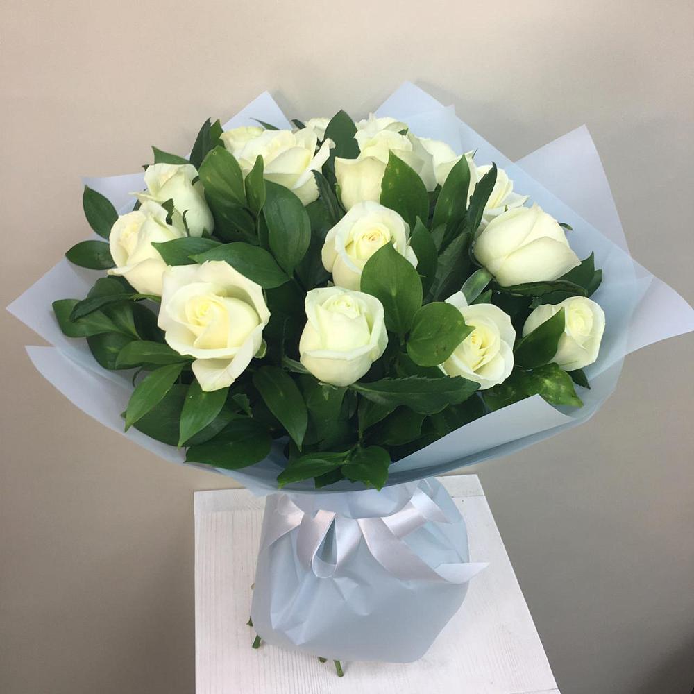 Букет 15 Белых роз Проуд в Боковской