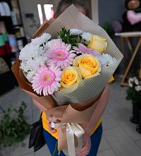 Букет цветов из:  Герберы, Розы и Хризантемы в Боковской