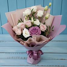 Букет цветов из:  Розы и Лизиантусы в Боковской