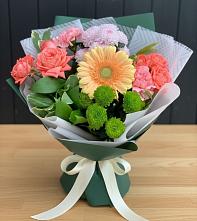 Букет цветов из:  Гвоздики, Розы, Герберы и Хризантемы в Боковской