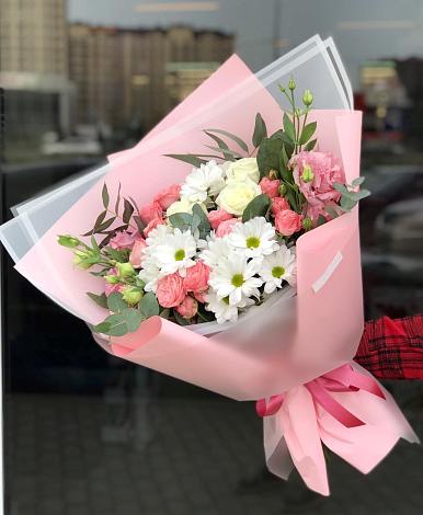 Букет цветов из: Розы, Лизиантусы и Хризантемы в Боковской