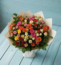 Букет Микс из разноцветных кустовых роз в Боковской