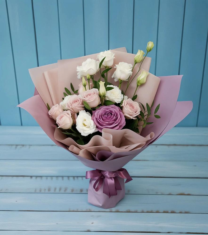 Букет цветов из: Розы и Лизиантусы в Боковской