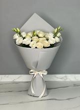 Букет цветов из:  Розы и Лизиантусы в Боковской